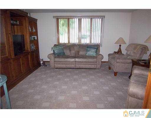 21 Jordan Road Colonia, NJ 07067 - Photo 10 of 22