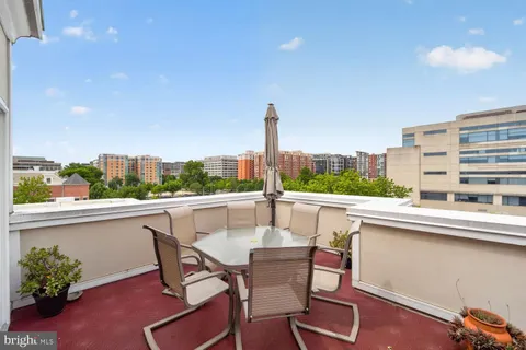 $1,164,500 | 814 3rd Street Southeast, Washington, DC 20003