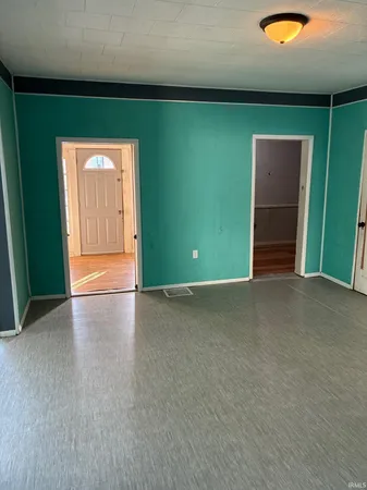 $89,900 | 403 West 3rd Street, Bicknell, IN 47512