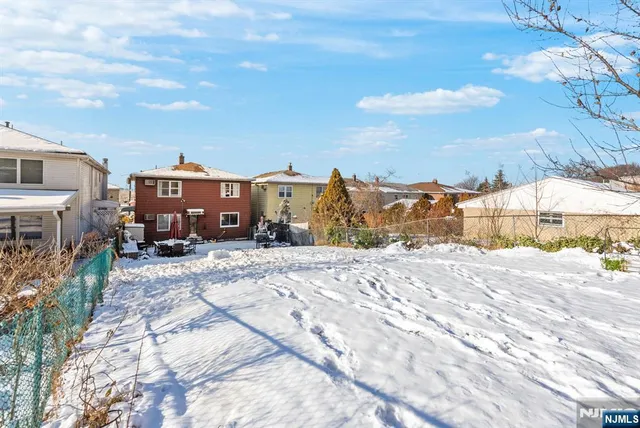 $1,199,000 | 174 Maple Street, Fairview, NJ 07022