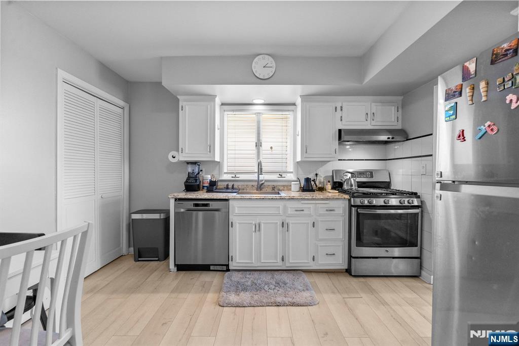 174 Maple Street Fairview, NJ 07022 - Photo 10 of 25