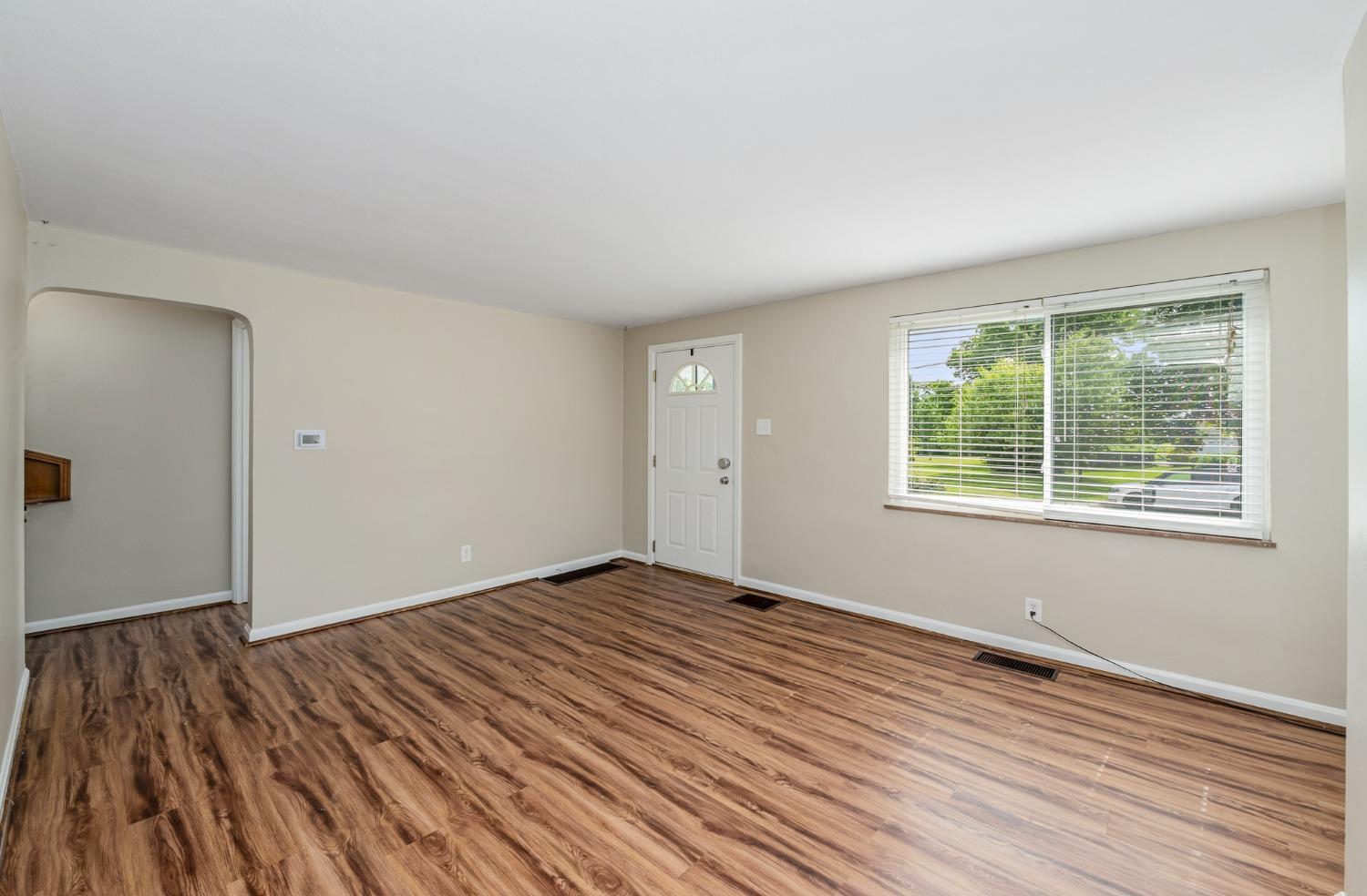 370 Cameron Road Springdale, OH 45246 - Photo 10 of 25 Gallery Image 10