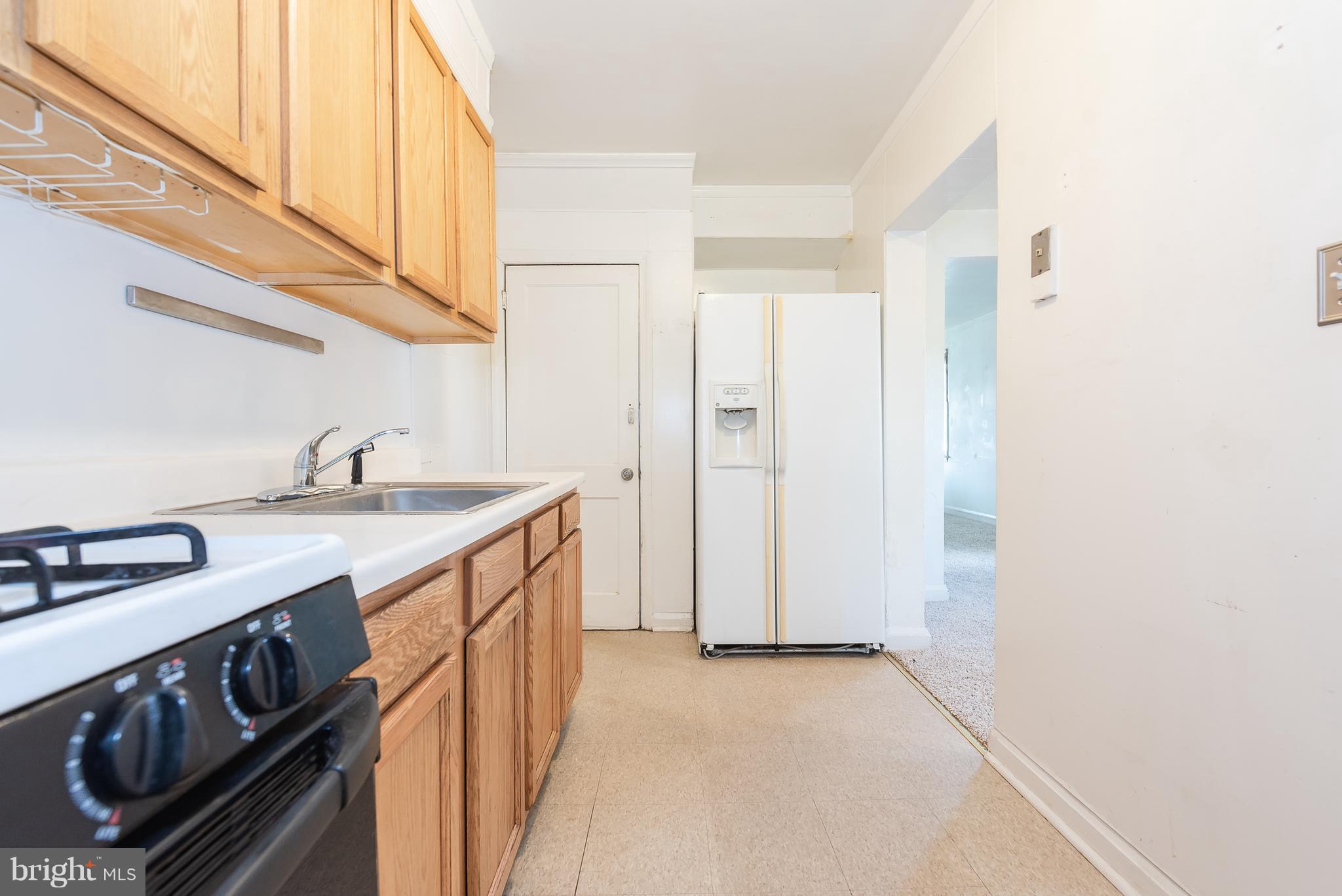 676 Middlesex Road Essex, MD 21221 - Photo 14 of 30 Kitchen
