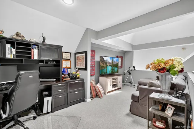 $995,000 | 48 Lake Marie Lane, Bedford Hills, NY 10507