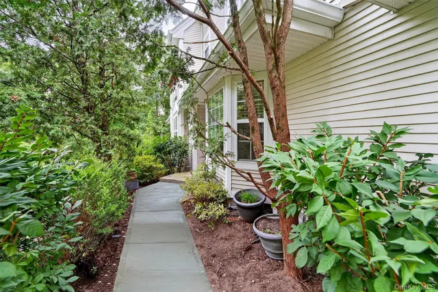 $995,000 | 48 Lake Marie Lane, Bedford Hills, NY 10507