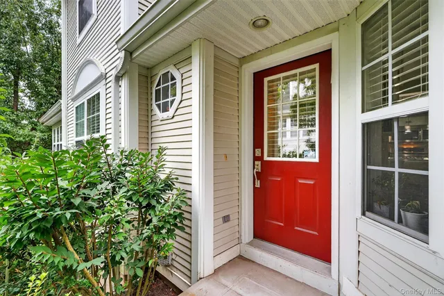 $995,000 | 48 Lake Marie Lane, Bedford Hills, NY 10507