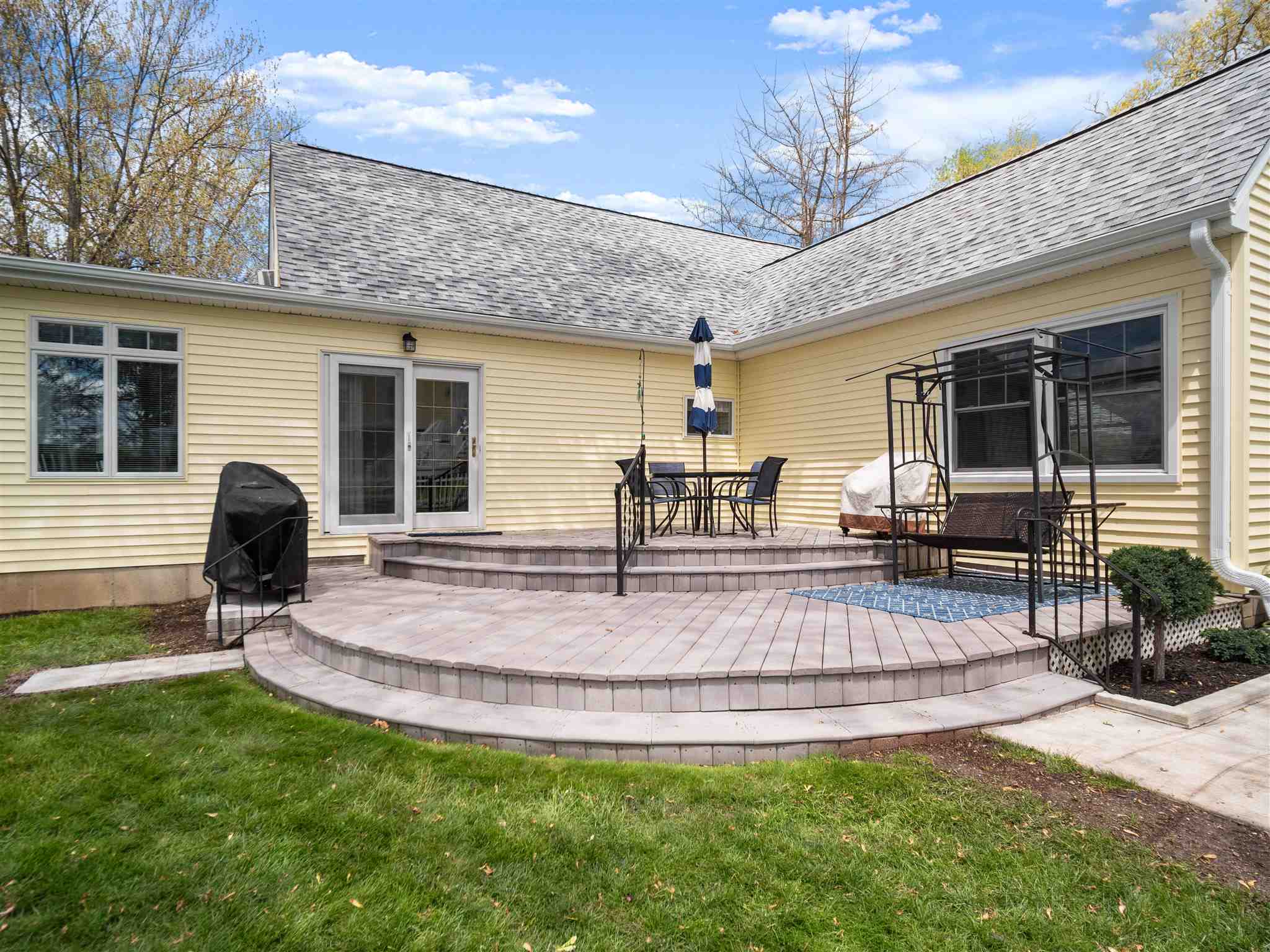 543 East Lake View Road Syracuse, IN 46567 - Photo 3 of 36 Gallery Image 3