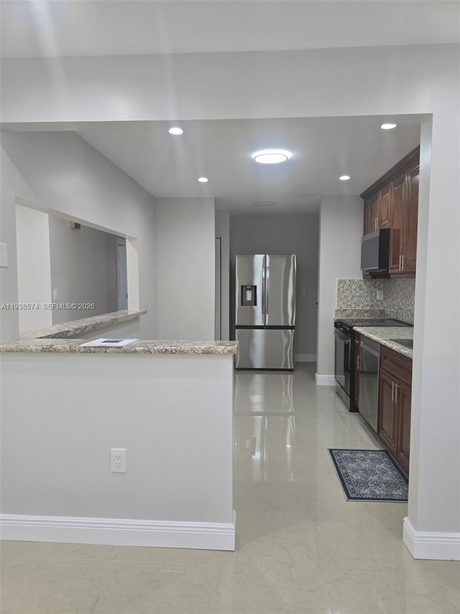780 West 74th Place Hialeah, FL 33014 - Photo 11 of 24