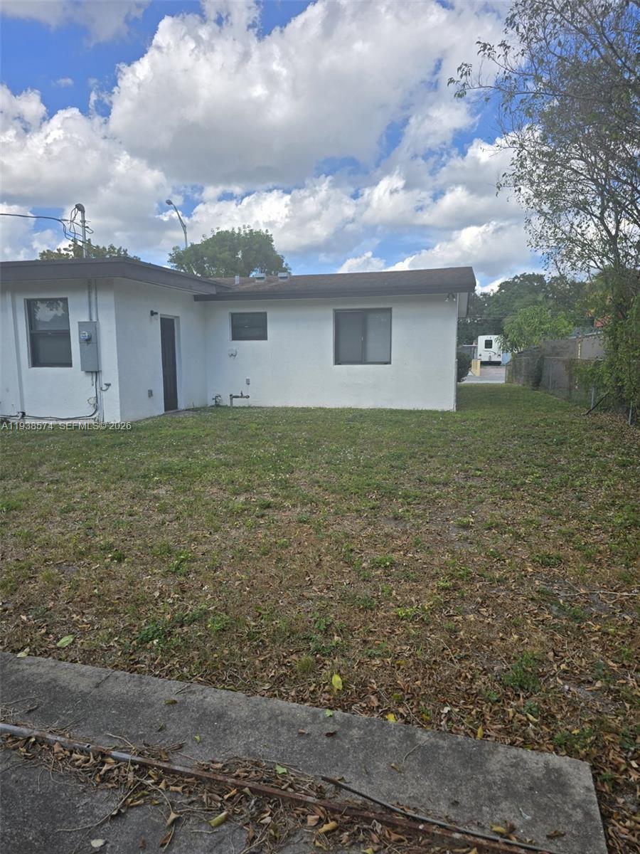 780 West 74th Place Hialeah, FL 33014 - Photo 23 of 24