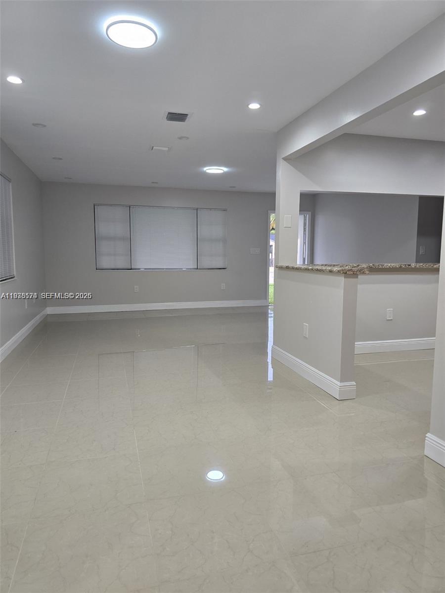 780 West 74th Place Hialeah, FL 33014 - Photo 8 of 24