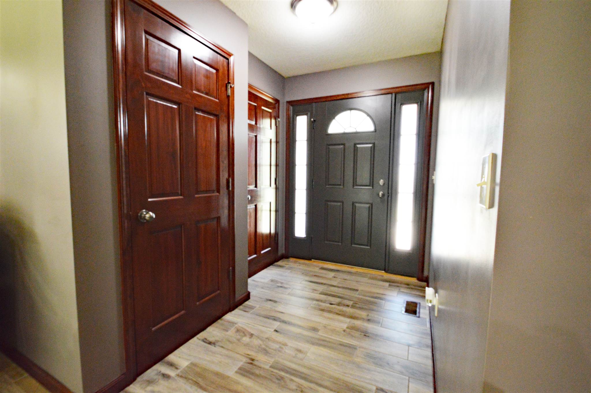 6202 Goshen Road Fort Wayne, IN 46818 - Photo 4 of 34