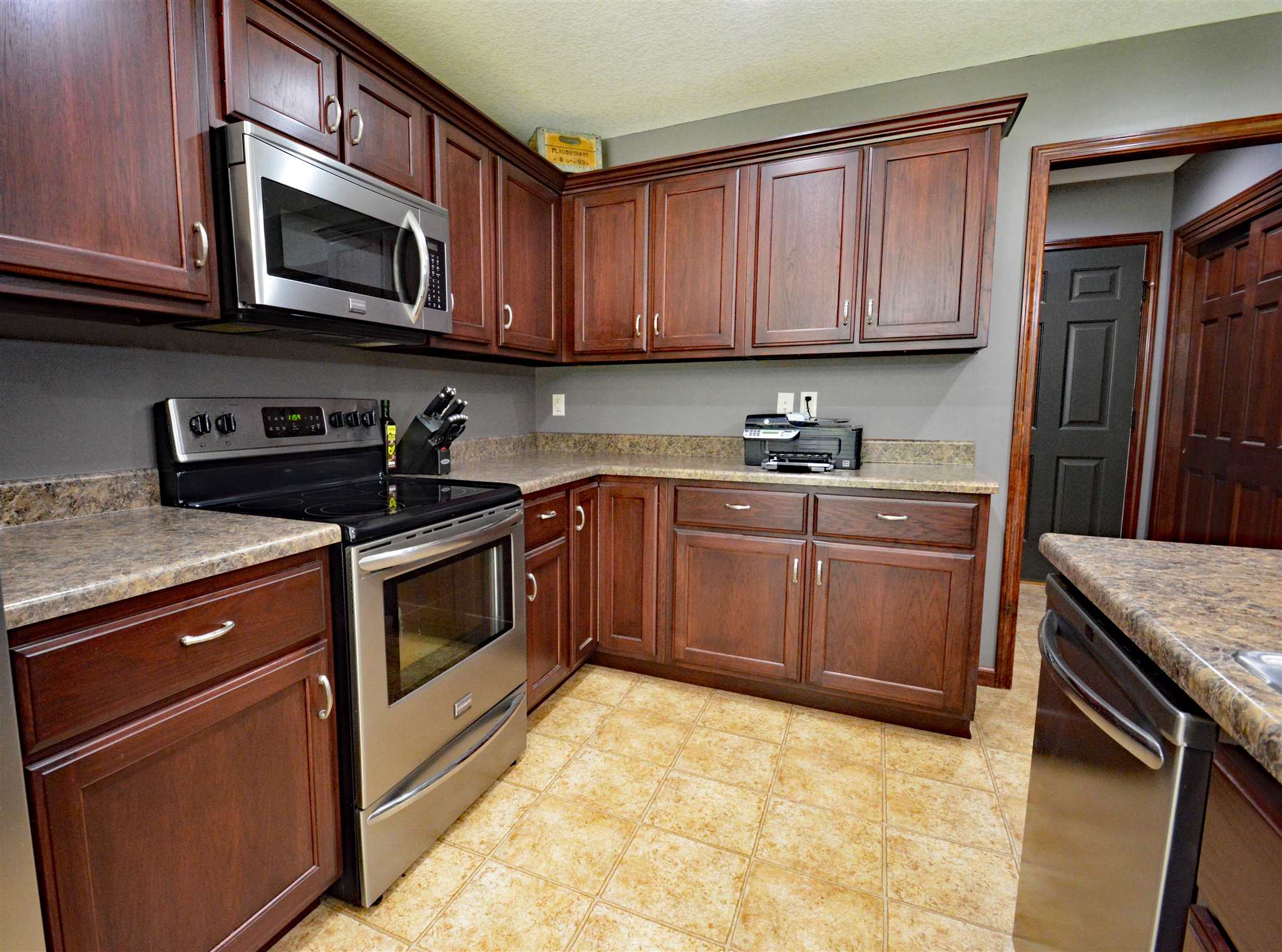 6202 Goshen Road Fort Wayne, IN 46818 - Photo 9 of 34