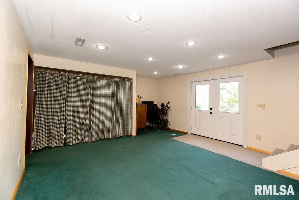 208 Lake Road Eureka, IL 61530 - Photo 37 of 50 Gallery Image 37