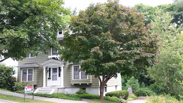 93 Morningside Road Worcester, MA 01602 - Photo 2 of 30 a front view of a house with a tree