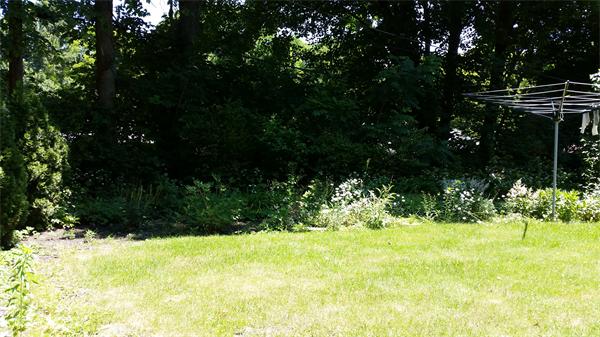 93 Morningside Road Worcester, MA 01602 - Photo 4 of 30 a view of outdoor space with garden