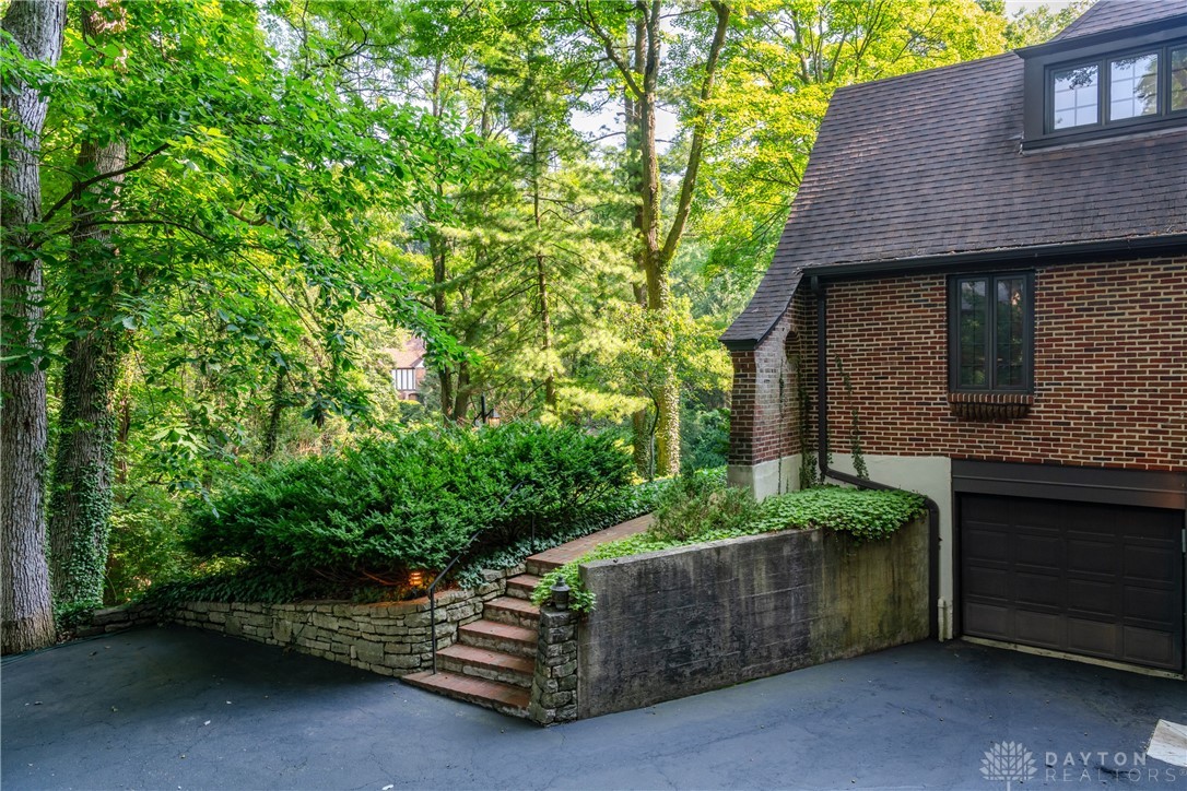 3700 Ridgeway Road Kettering, OH 45429 - Photo 4 of 62