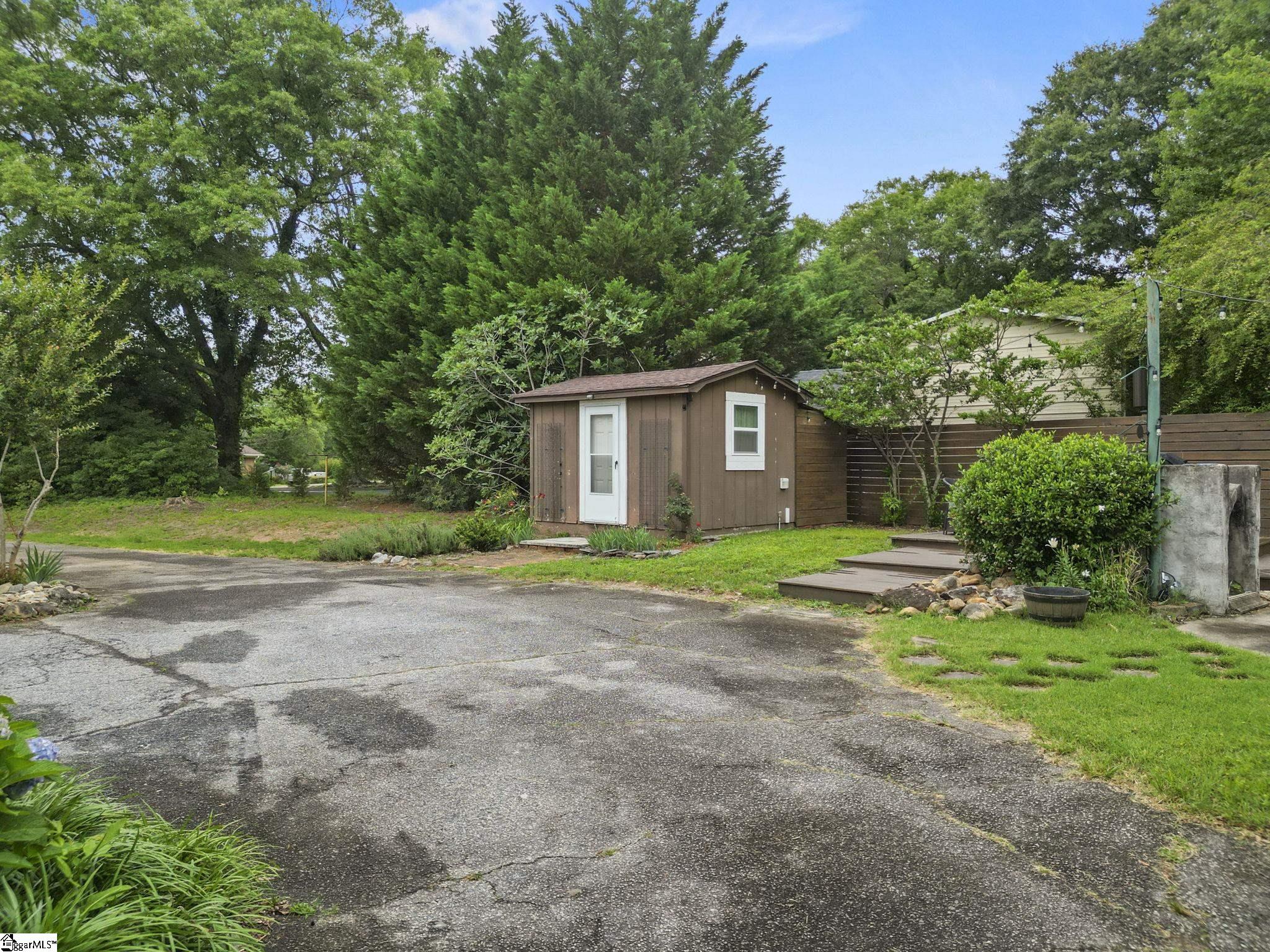 207 Oates Avenue Easley, SC 29640 - Photo 42 of 50