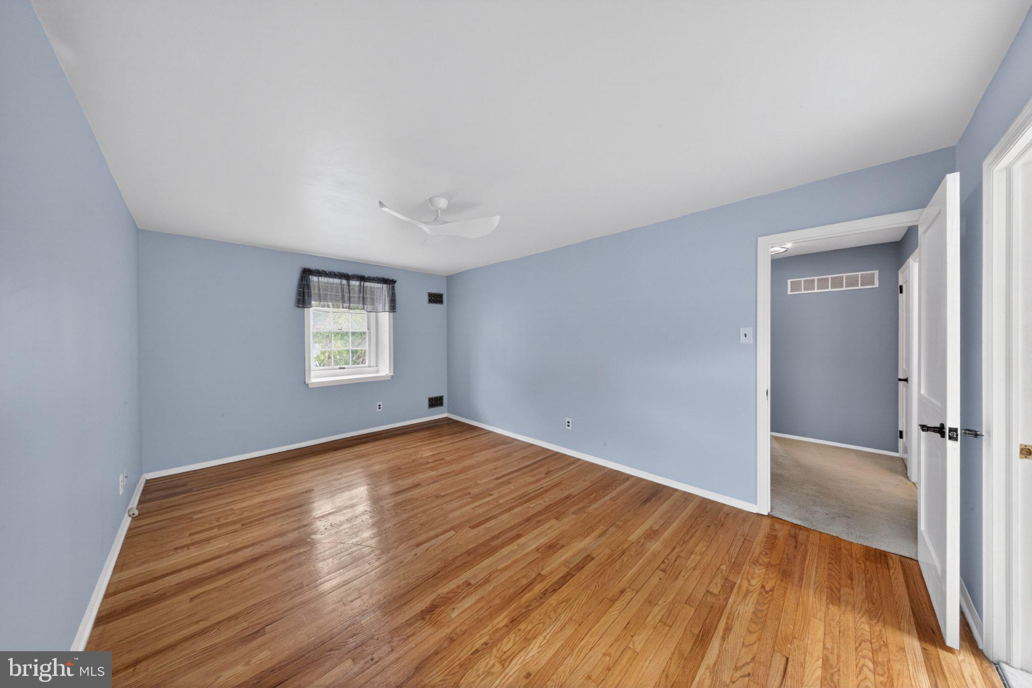 1020 Jeffrey Road Wilmington, DE 19810 - Photo 54 of 108 Spacious room with serene blue walls.