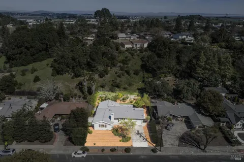 $1,079,000 | 320 Alameda De La Loma, Novato, CA 94949