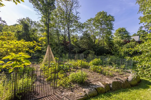 $475,000 | 11 Spruce Street, Rockport, ME 04856