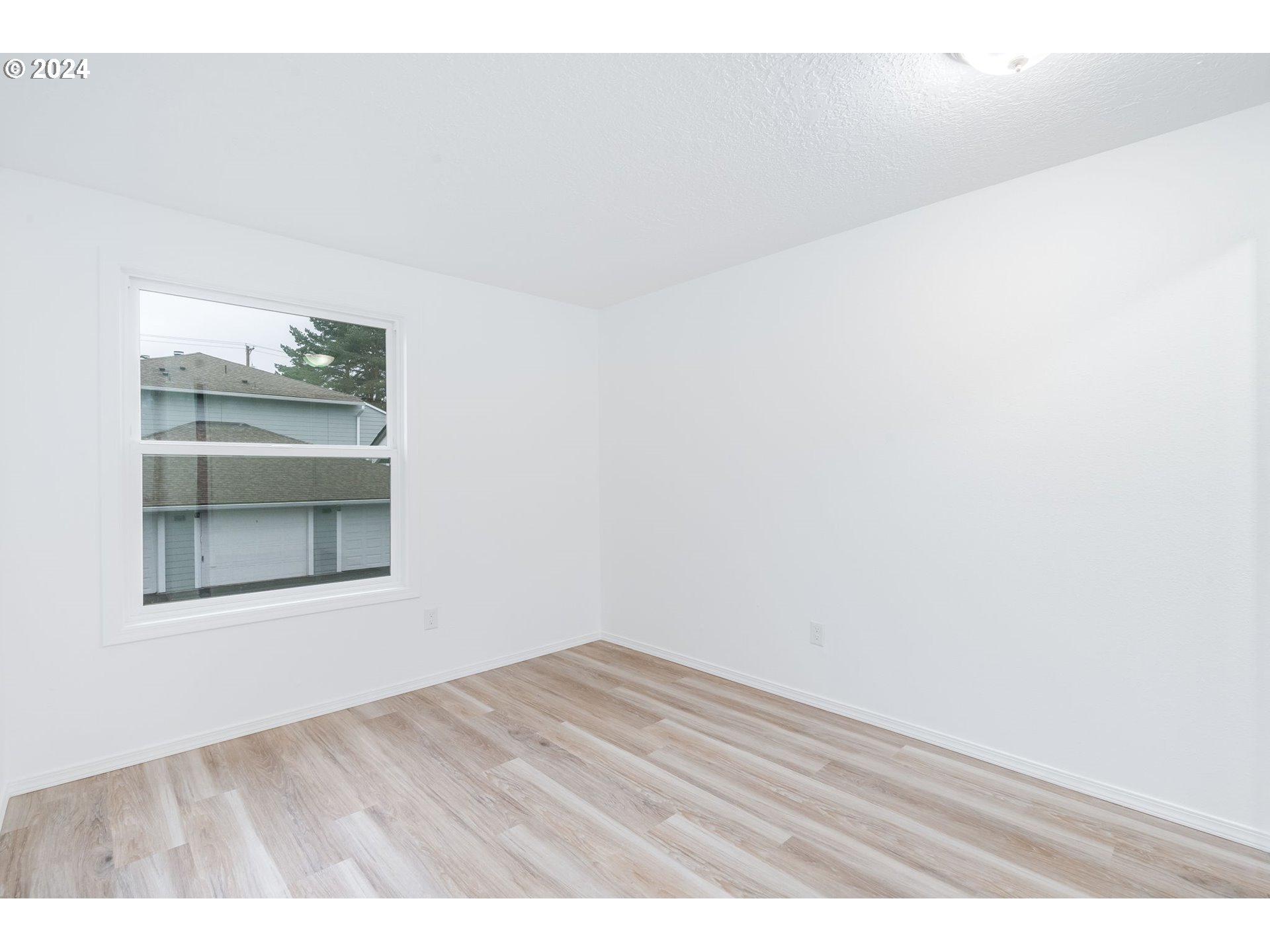 8296 Southwest Mohawk Street Tualatin, OR 97062 - Photo 38 of 39 Gallery Image 38