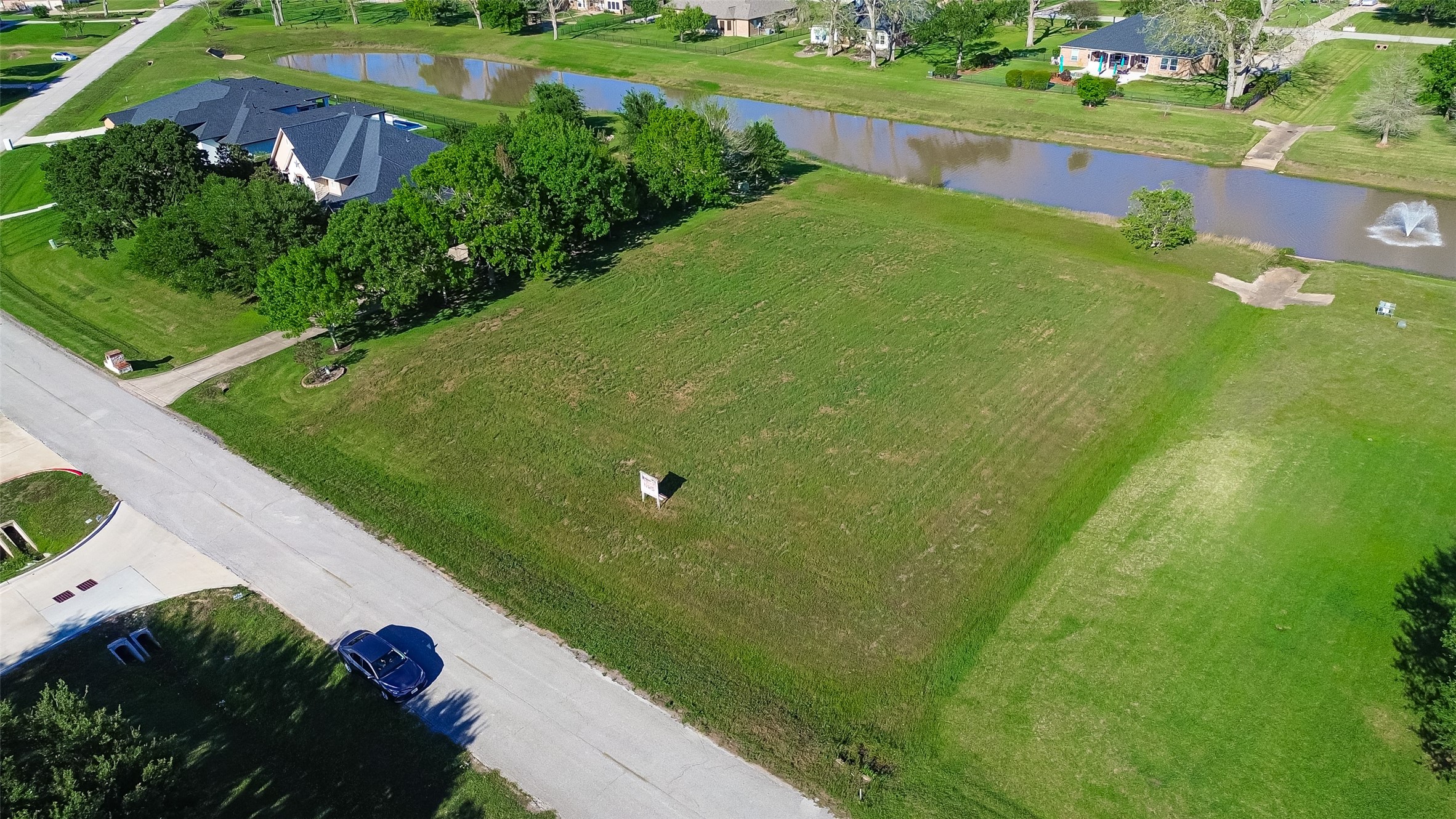3510 River Ranch N Drive Rosenberg, TX 77471 - Photo 2 of 11 a view of a garden from a balcony