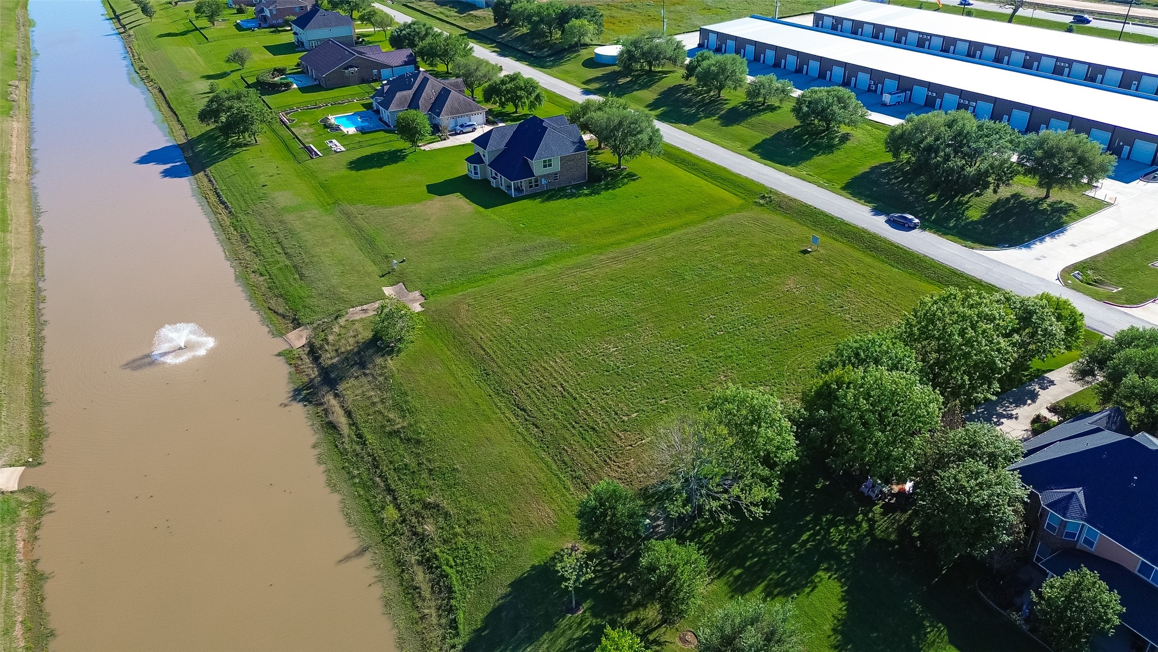 3510 River Ranch N Drive Rosenberg, TX 77471 - Photo 5 of 11 a view of a plant in a garden