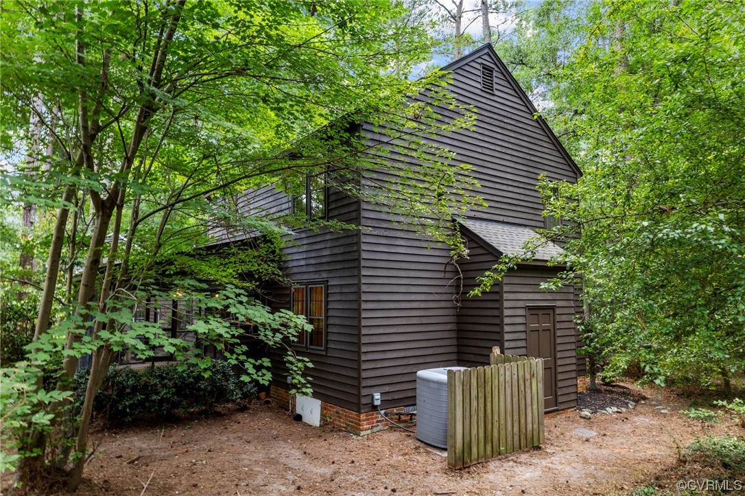 3917 Pebble Creek Road Midlothian, VA 23112 - Photo 20 of 50 Storage shed on side oh house
