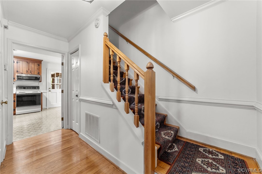 3917 Pebble Creek Road Midlothian, VA 23112 - Photo 23 of 50 Stairway featuring ornamental molding