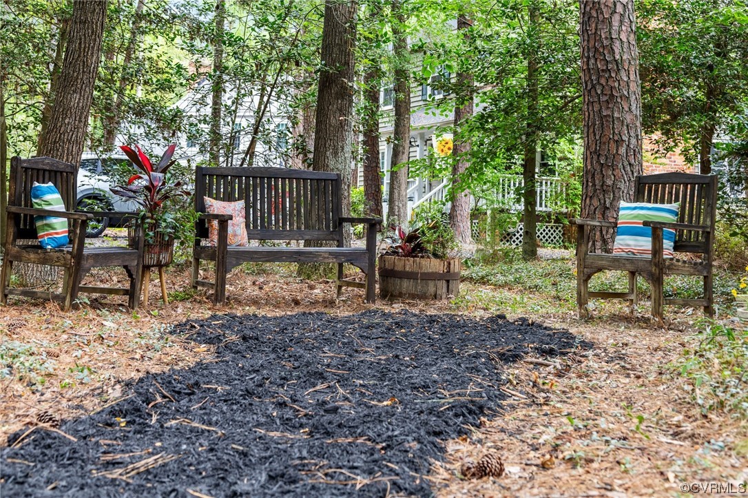 3917 Pebble Creek Road Midlothian, VA 23112 - Photo 8 of 50 Entertainment space in front yard.