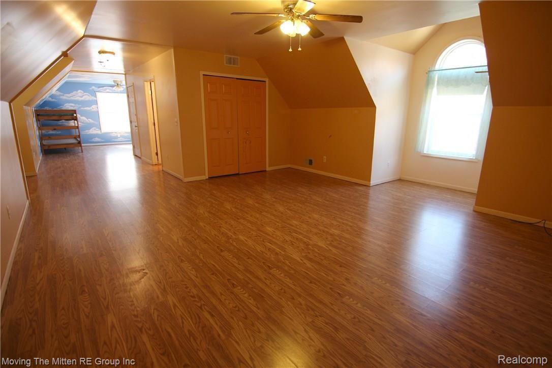 25349 Elwell Road Belleville, MI 48111 - Photo 14 of 24 25349 Elwell Upper 2.jpg