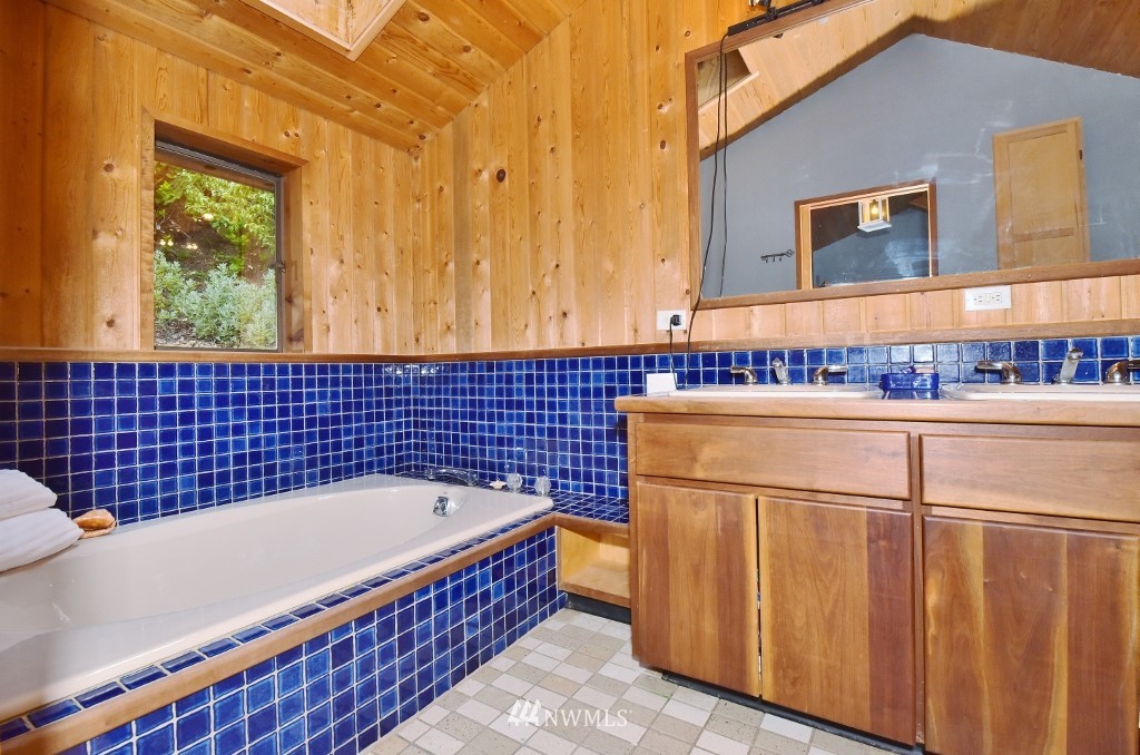 13150 Northeast North Shore Road Belfair, WA 98528 - Photo 14 of 25 Gallery Image 14