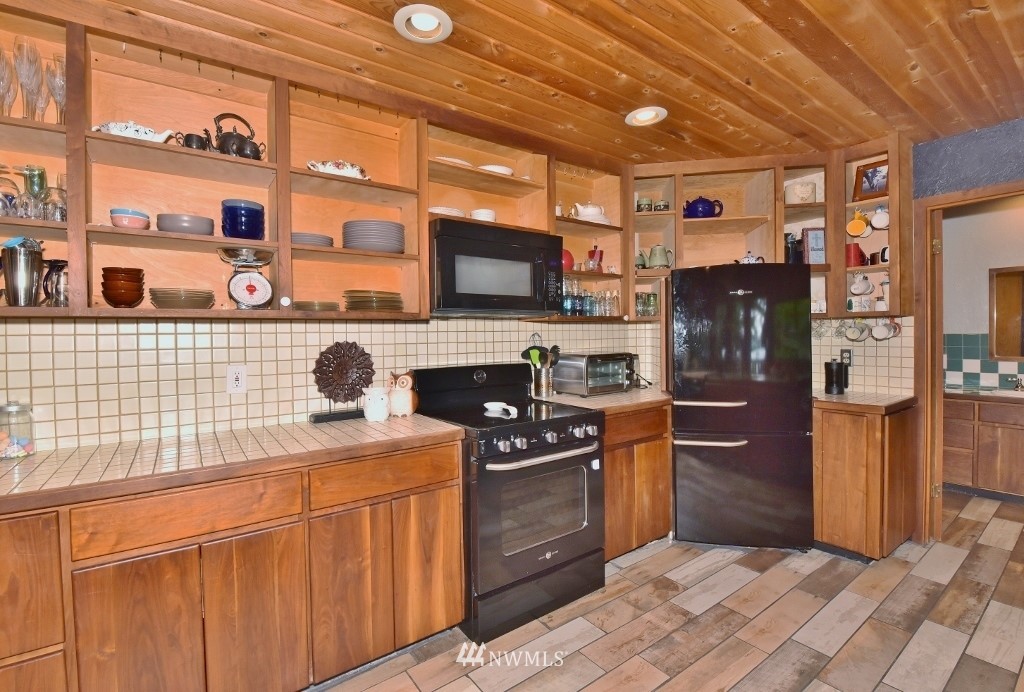 13150 Northeast North Shore Road Belfair, WA 98528 - Photo 9 of 25 Gallery Image 9