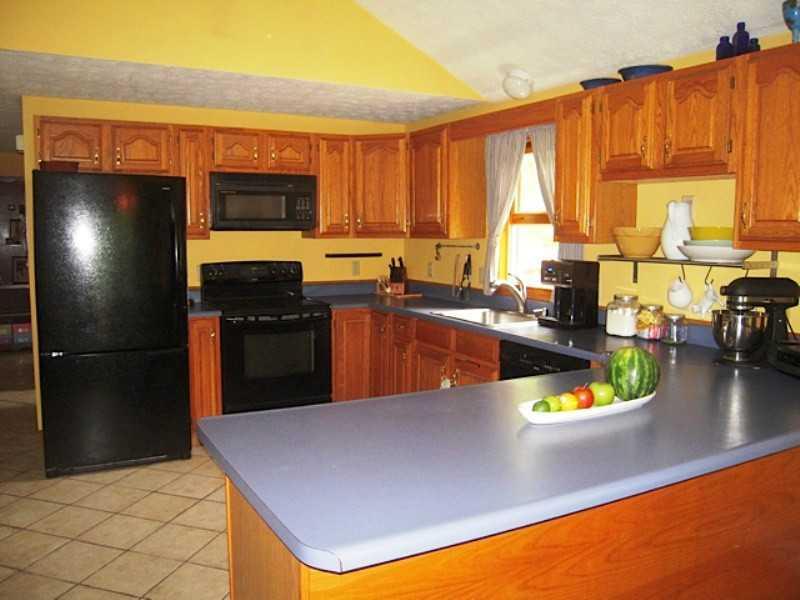 126 Grant Road Saco, ME 04072 - Photo 6 of 31 Kitchen.