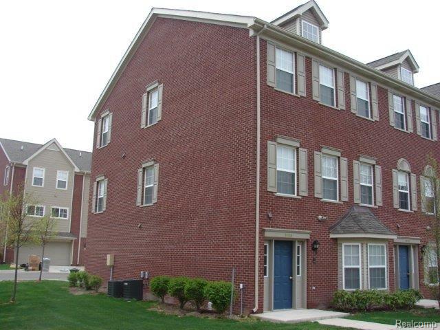 22732 Goddard Road, Unit 38 Taylor, MI 48180 - Photo 2 of 17 Left Side