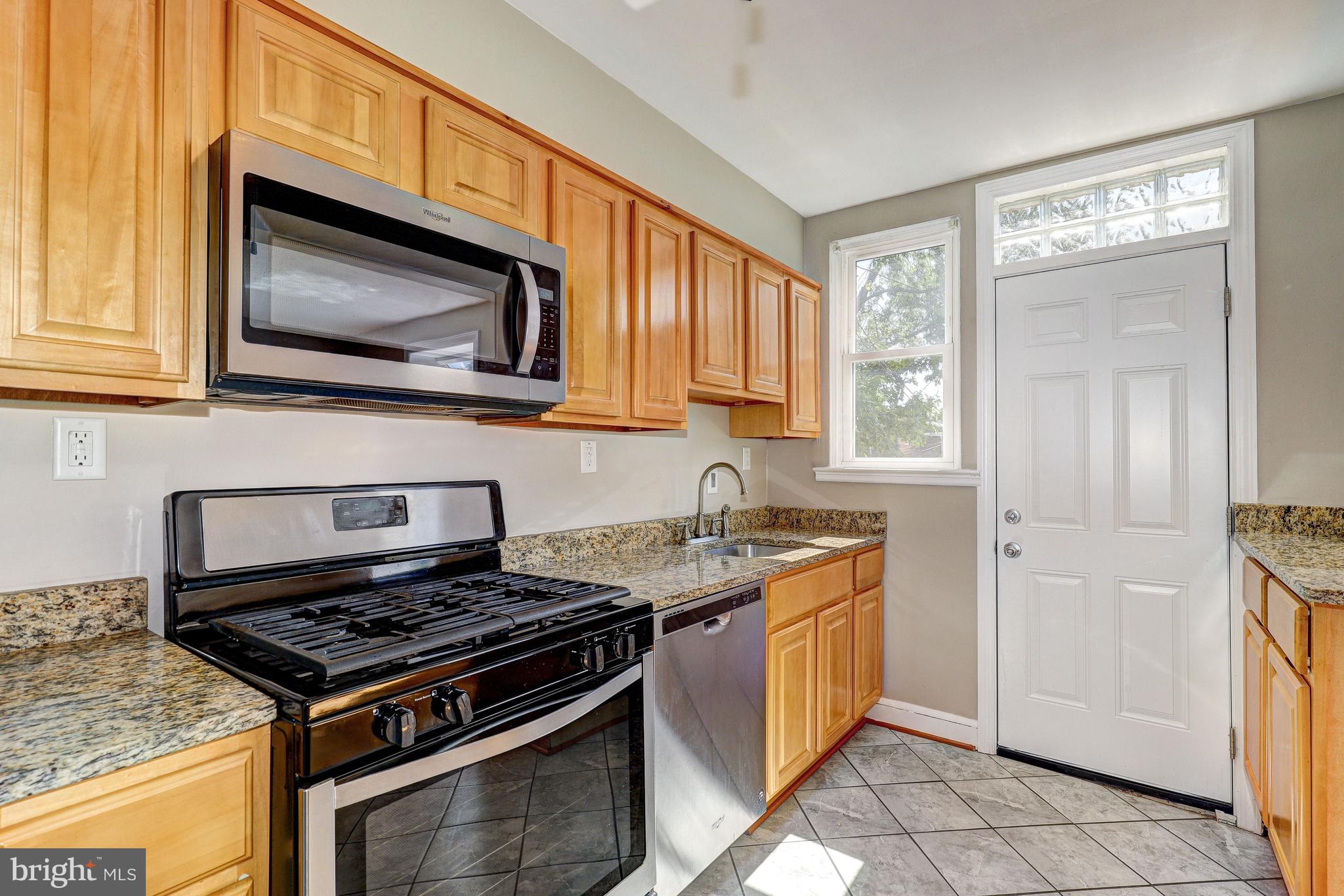 5203 Garmouth Road Baltimore, MD 21229 - Photo 14 of 42 Granite Countertops