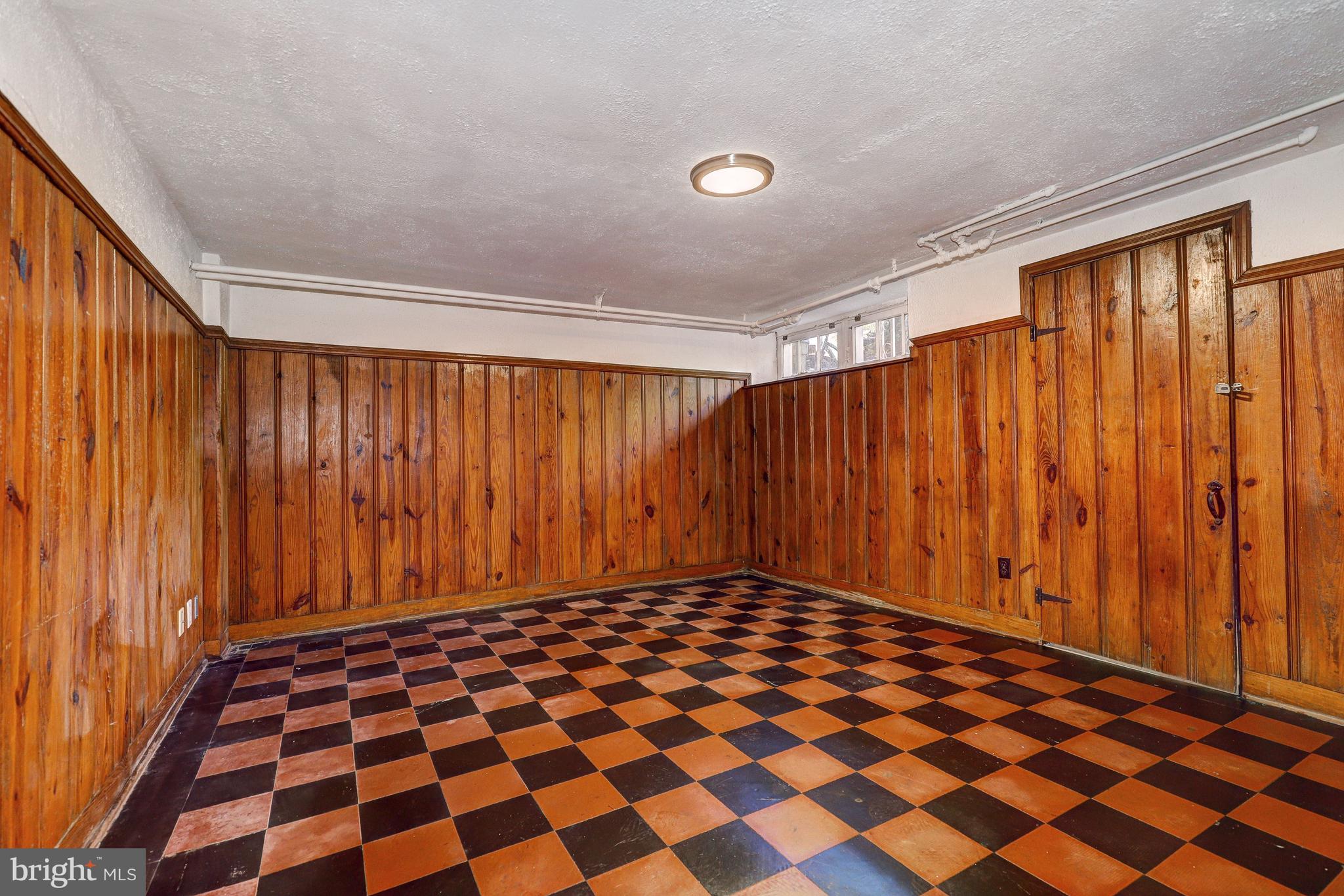 5203 Garmouth Road Baltimore, MD 21229 - Photo 26 of 42 Family Room