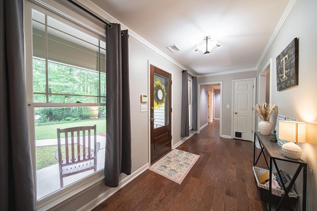 111 Stoneridge Road Cataula, GA 31804 - Photo 10 of 45 a living room with furniture and a window