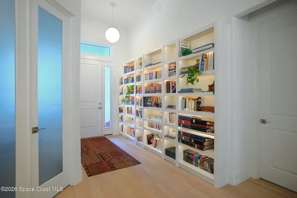 a view of room with shelf and shelf