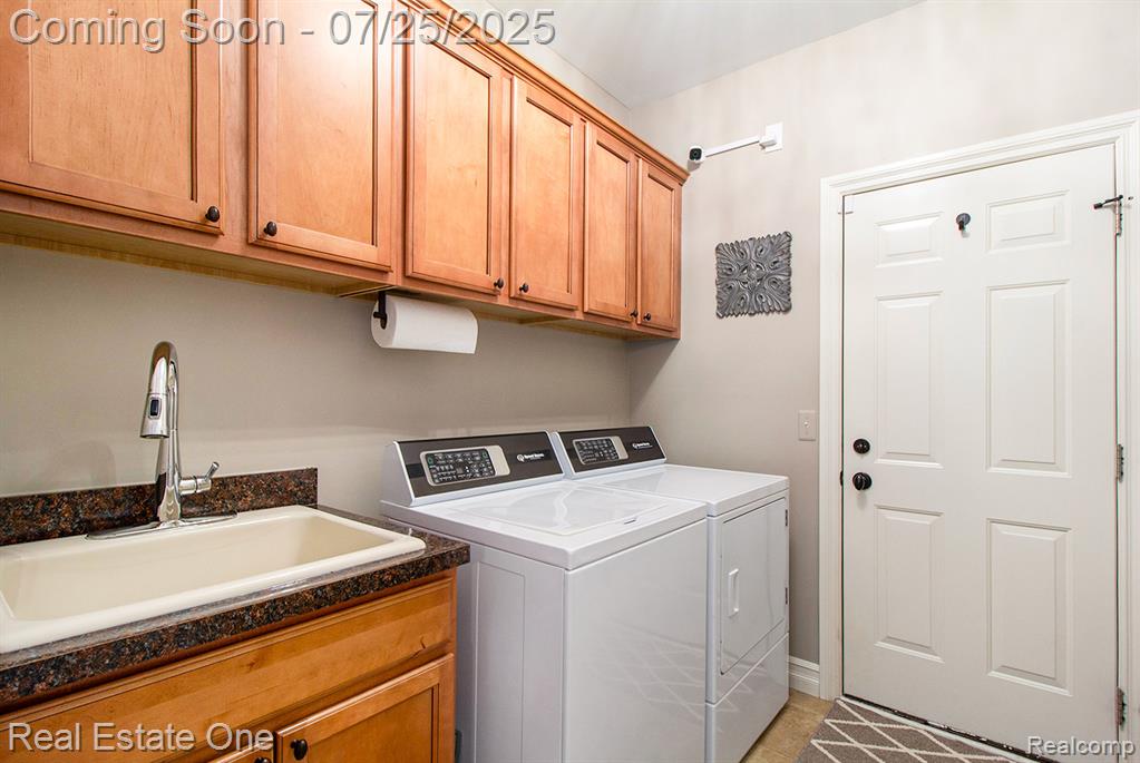 636 Mountain Circle Rochester Hills, MI 48306 - Photo 10 of 23