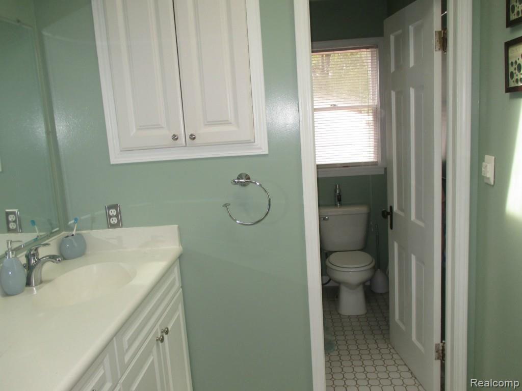 307 Highland Avenue Rochester, MI 48307 - Photo 13 of 21