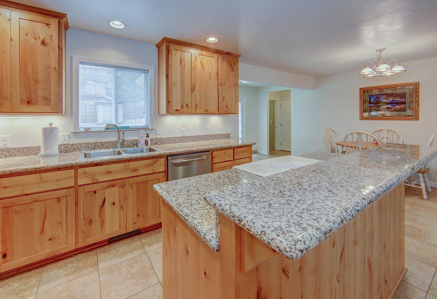 1694 Spring Street Medford, OR 97504 - Photo 7 of 25 Additional Photo