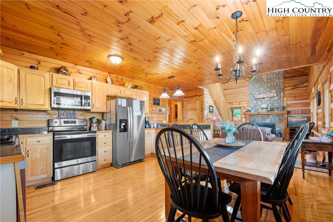 229 Quick Way Boone, NC 28607 - Photo 6 of 34 Gallery Image 6