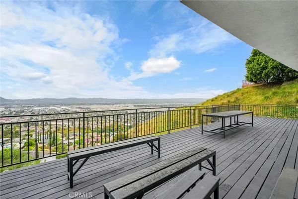 $2,499,999 | 10050 Olivia Terrace, Sun Valley, CA 91352