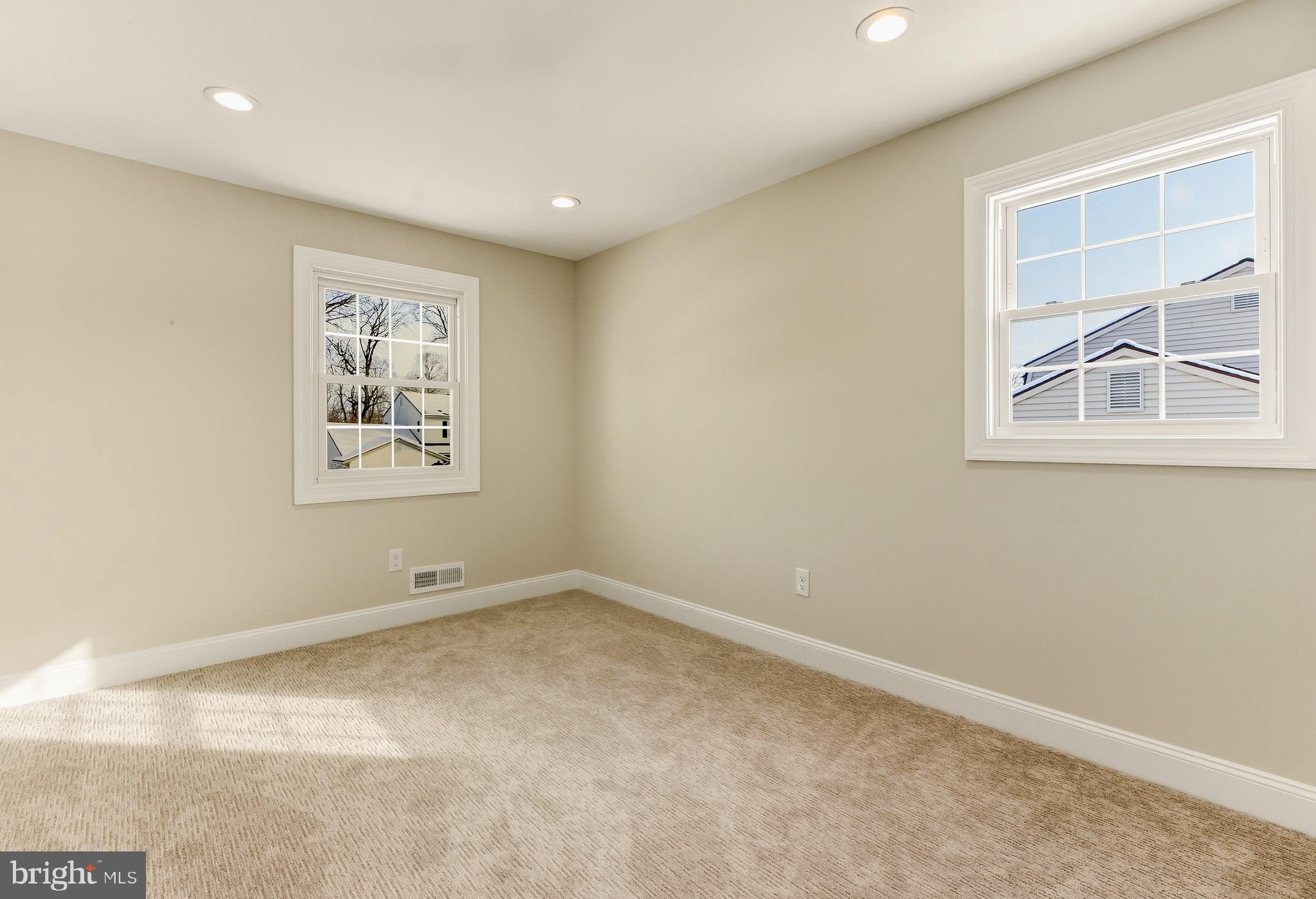 33 Elmgate Road Marlton, NJ 08053 - Photo 20 of 29 an empty room with windows