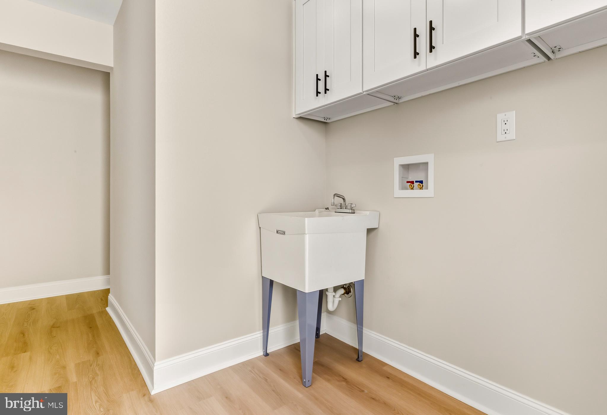 33 Elmgate Road Marlton, NJ 08053 - Photo 27 of 29 a view of entryway with wooden floor