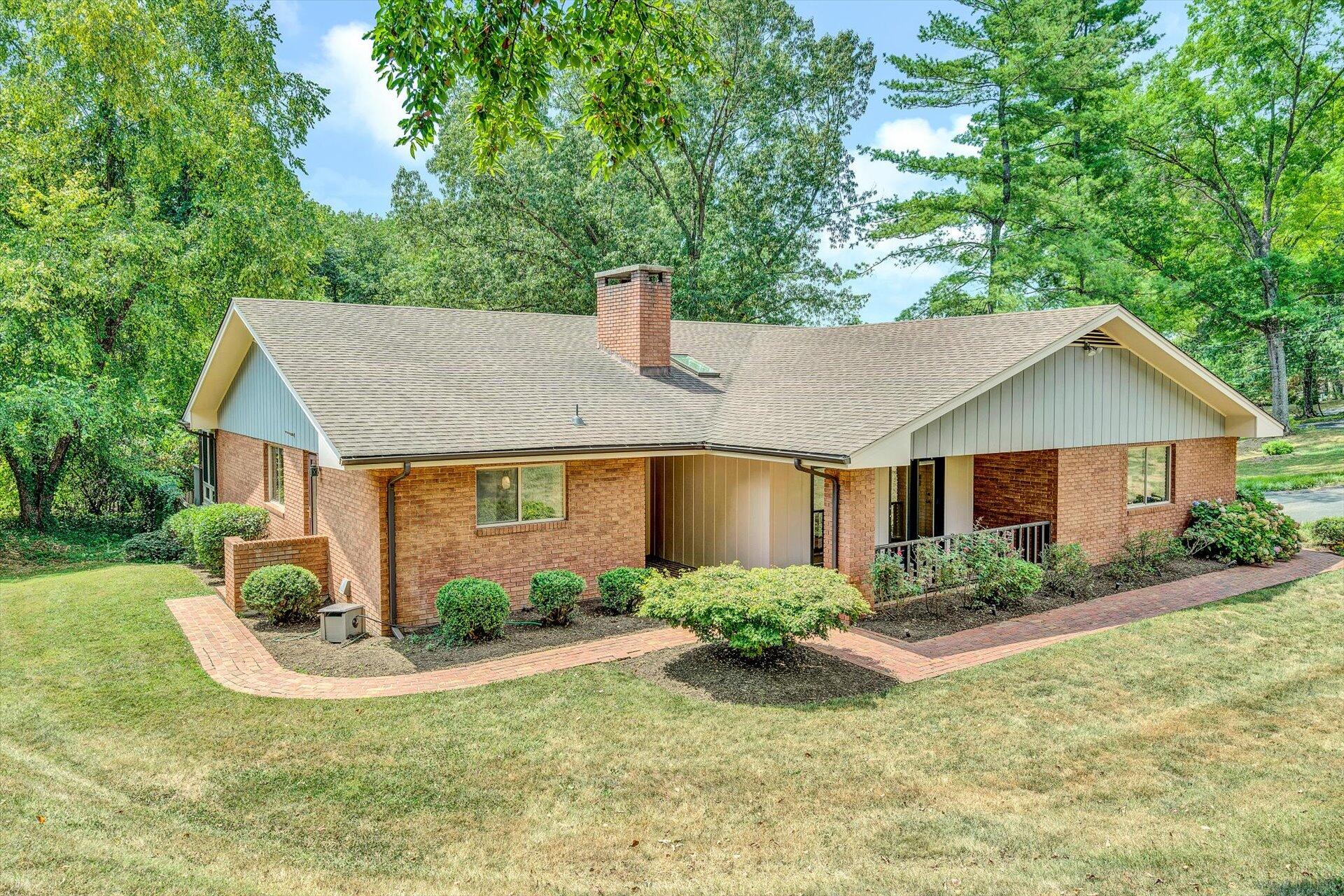 3702 Forest Road Roanoke, VA 24015 - Photo 1 of 55 Main