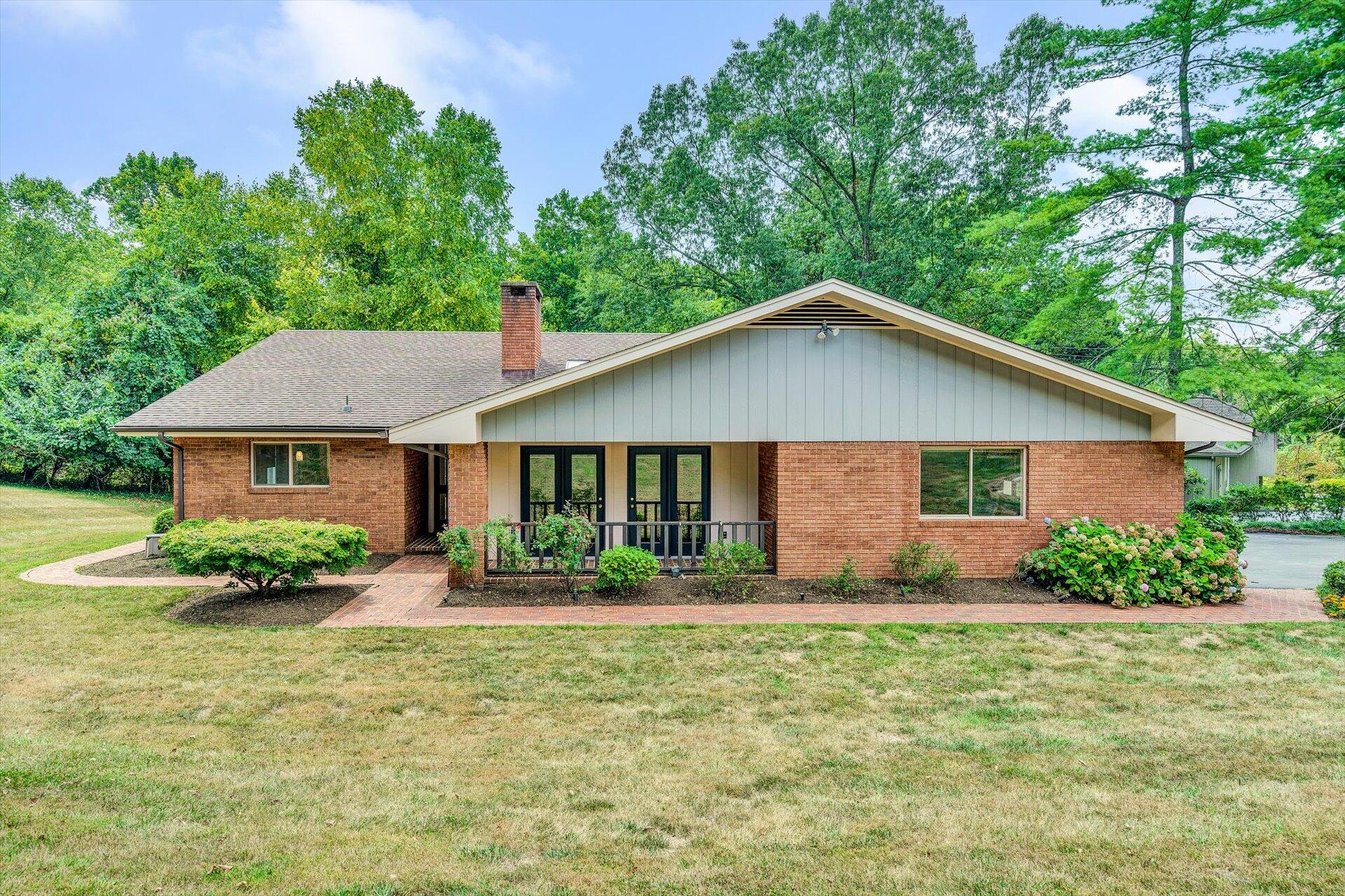 3702 Forest Road Roanoke, VA 24015 - Photo 2 of 55 02-080920210072