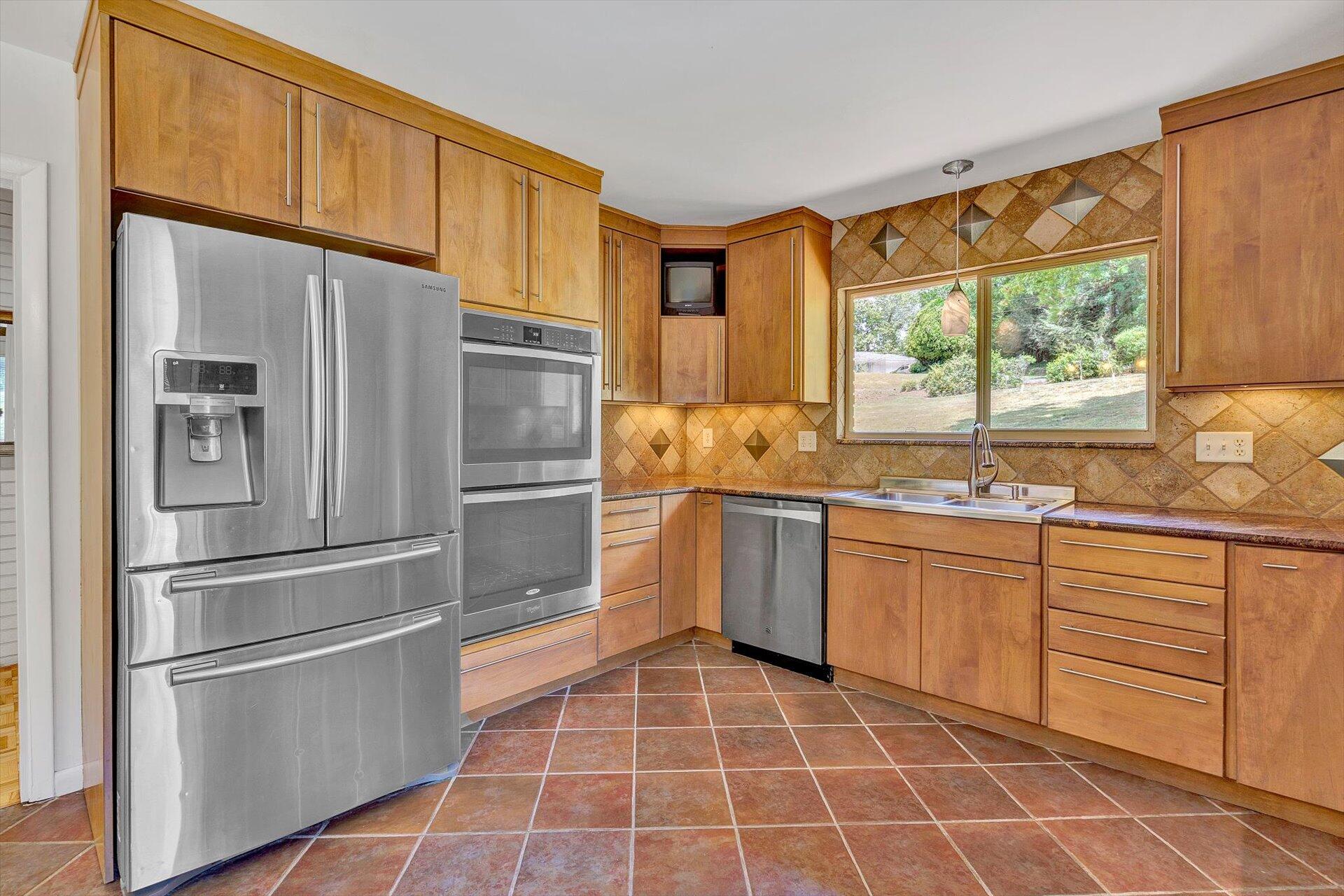 3702 Forest Road Roanoke, VA 24015 - Photo 8 of 55 08-080920210077