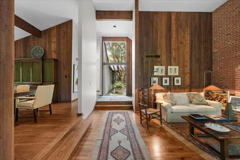 $1,695,000 | 550 South Green Bay Road, Lake Forest, IL 60045